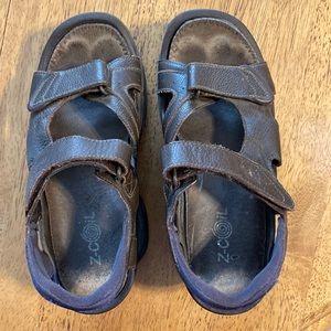 Zcoil sandals